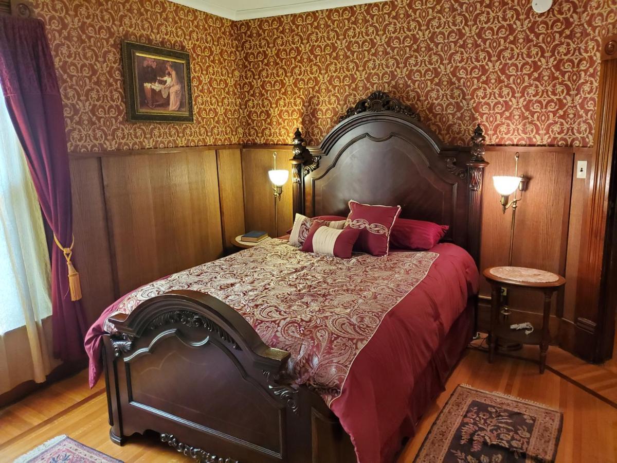 Historic Victorian Bed & Breakfast Sioux Falls