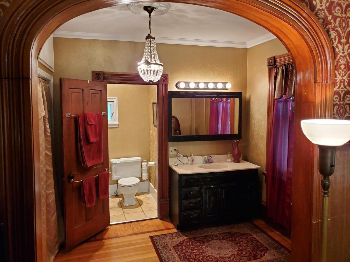 Bed & Breakfast Historic Victorian 3*