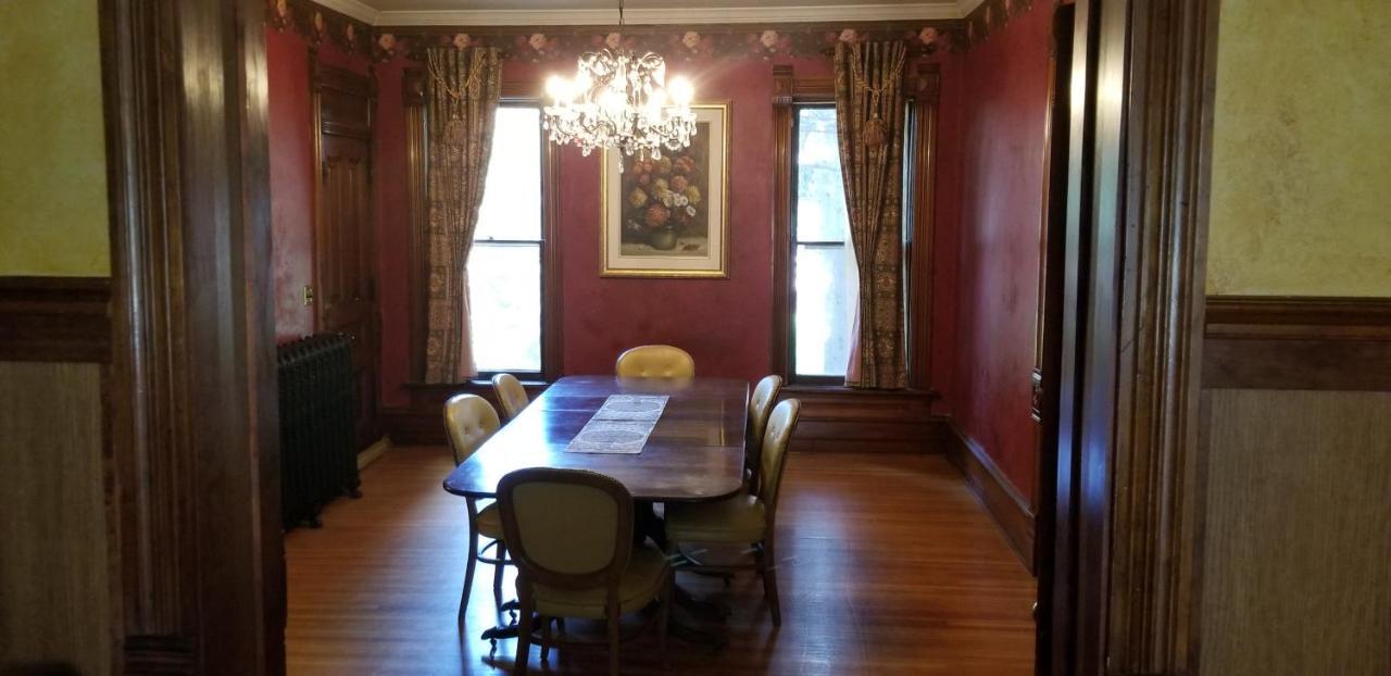 Historic Victorian Bed & Breakfast 3*